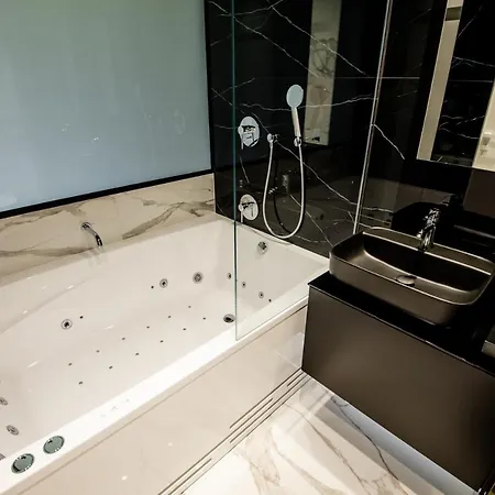 Super-apartamenty Vip Jacuzzi بوزنان